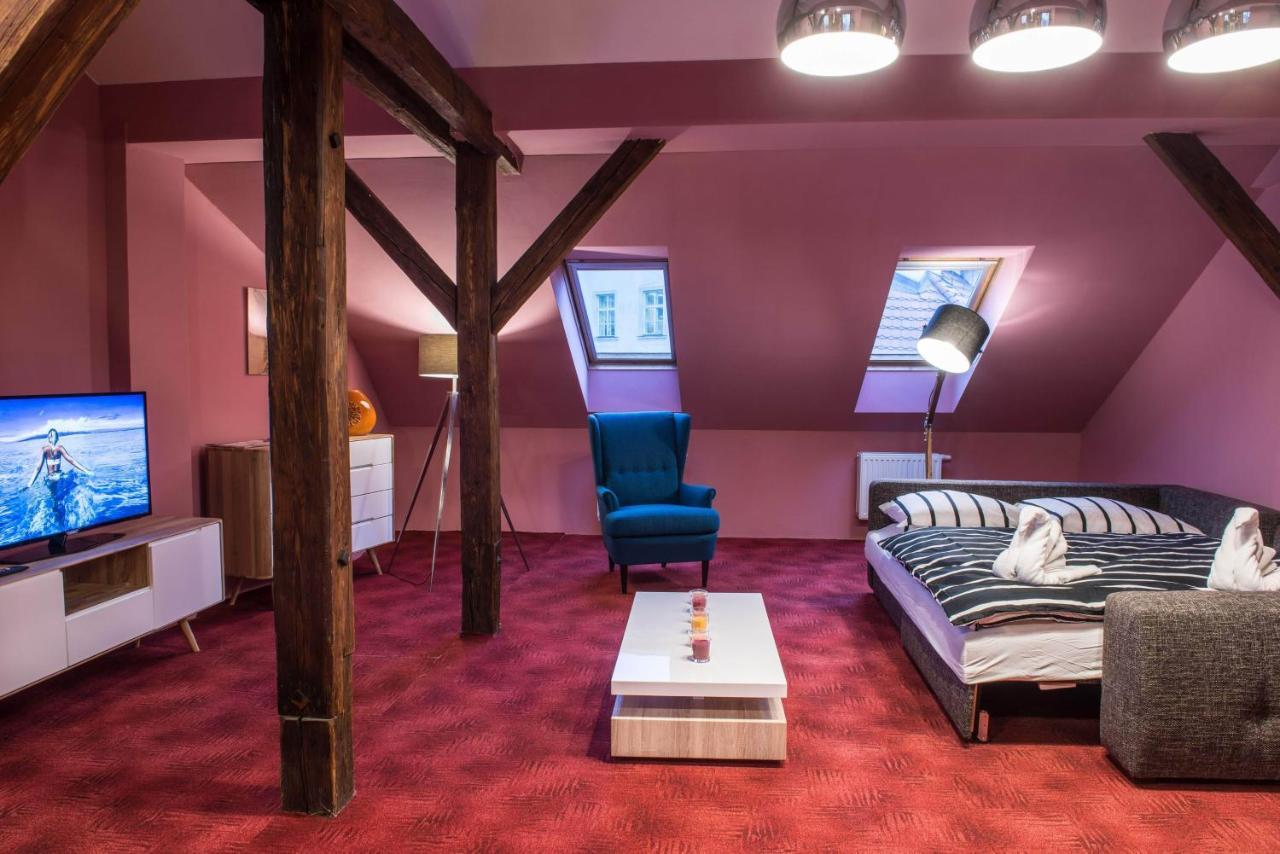 Locals Monastery Apartment *