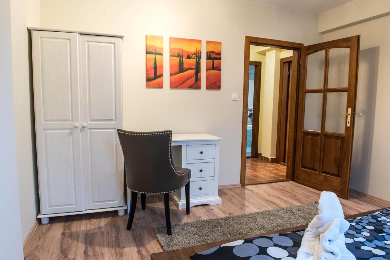 Locals Monastery Apartment *
