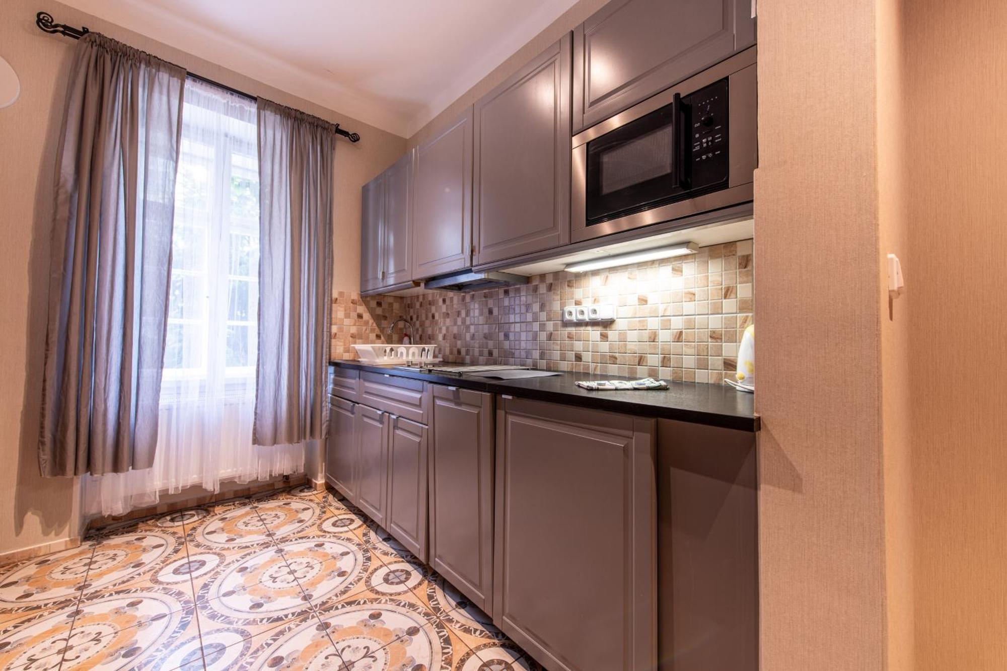 Locals Monastery Apartment